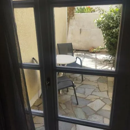 Aparthotel Ira Kamari (Santorini)