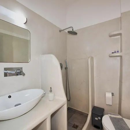 Ira Aparthotel Kamari (Santorini)