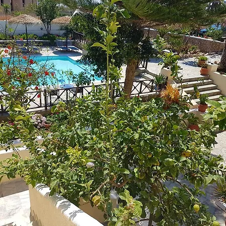 Appart hôtel Ira & Studios Kamári